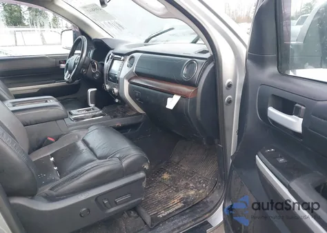 2019 Toyota Tundra Limited 5.7L V8 z USA, uszkodzony, nr VIN 5TFBY5F11KX788280